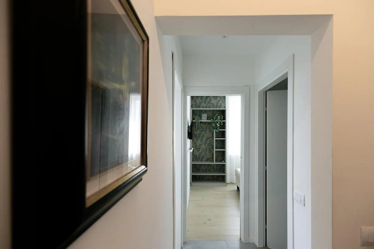 Two -Rooms Apartment 10 Minutes Duomo By Metro Milan