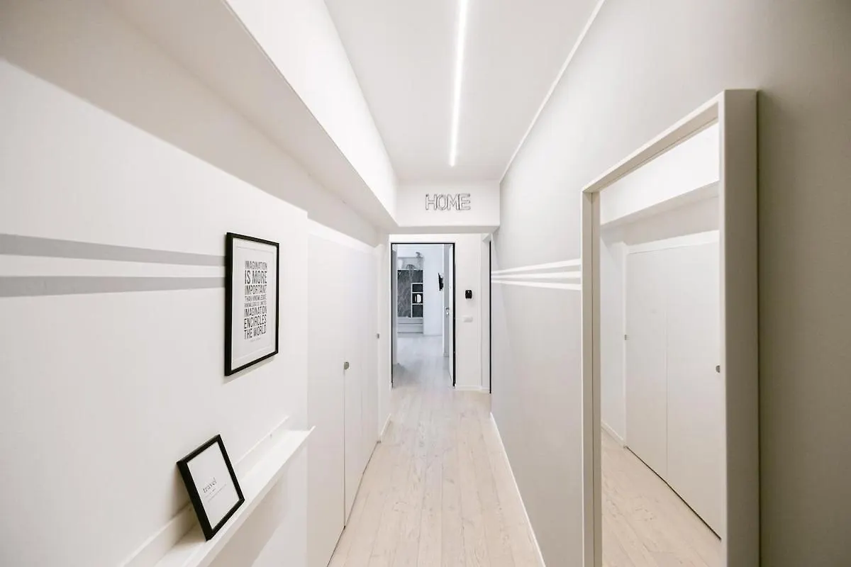 Two -Rooms Apartment 10 Minutes Duomo By Metro Milaan