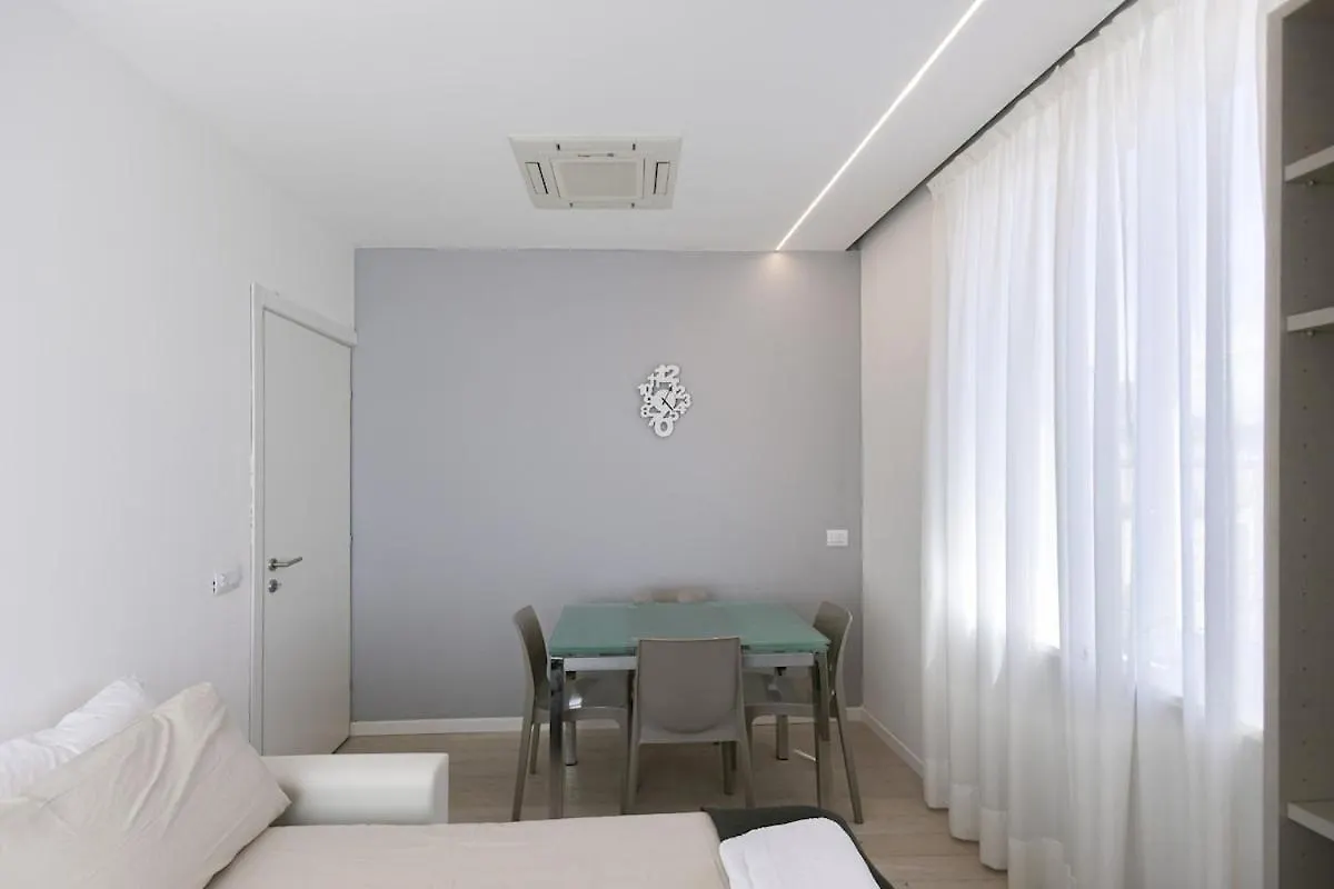 Two -Rooms Apartment 10 Minutes Duomo By Metro Milaan 0*,